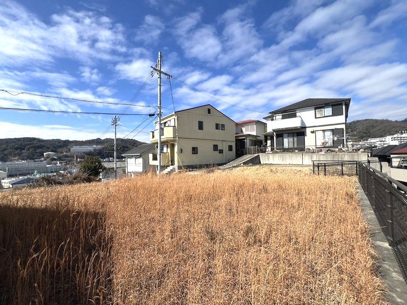 DEMO-01 ■3沿線利用可能ですので、通勤・通学に便利な立地です。
■お買い物施設や公園・小学校まで徒歩6分以内。

◆建築条件はございません
◆眺望良好
◆有効敷地面積：50.55坪※現況仮測量
◆現況更地