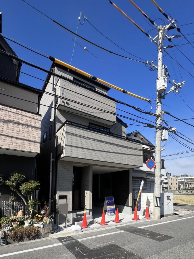 ■2沿線利用可能
 （阪急神戸線「塚口」駅・JR福知山線「塚口」駅）
■ウォークインクローゼットあり
■浄水器付き
■トイレ2か所
■浴室乾燥機付き
■車庫あり（車種による制限有）