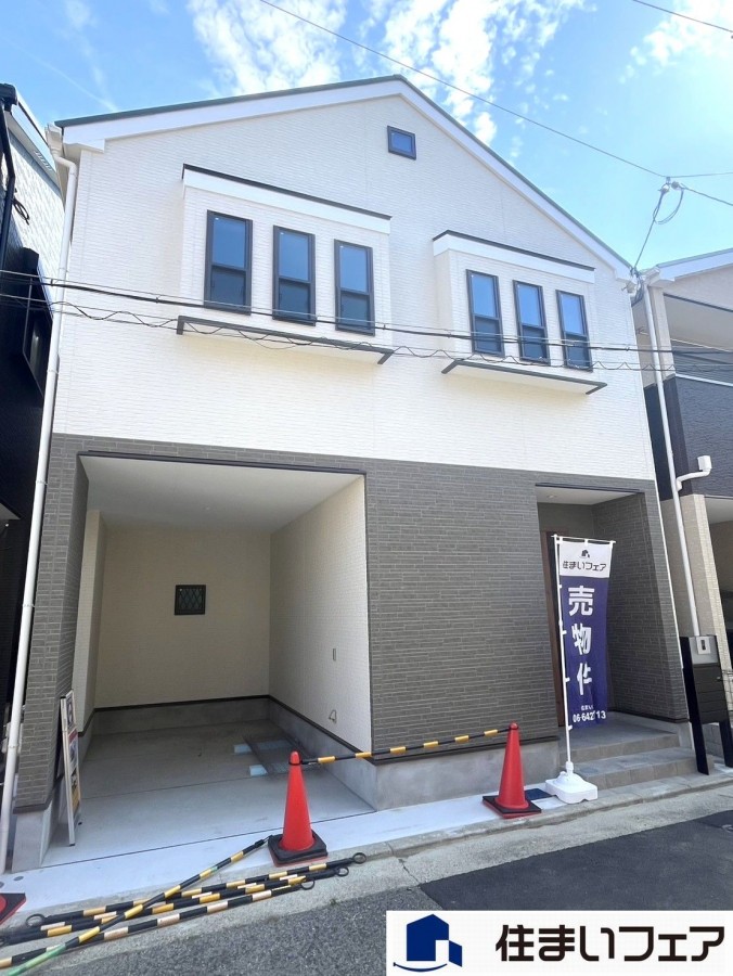 DEMO-01 ■2025年1月完成済み
■カースペースあり（車種による制限有）
■南西向きバルコニー
■ロフトあり
■南側に小さなお庭があります。
■カップボード付き