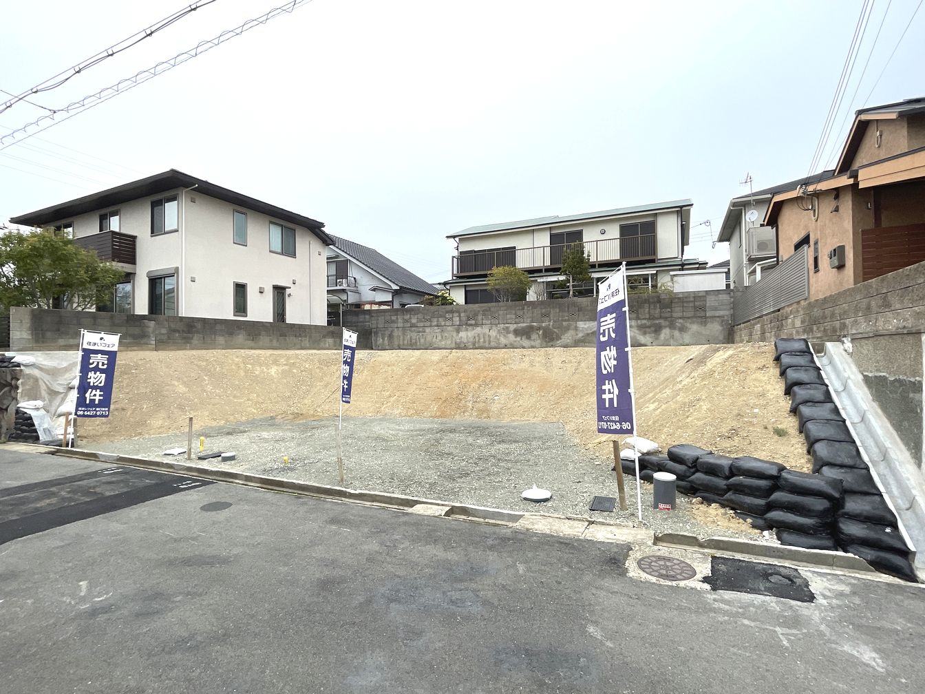 DEMO-01 ■建築条件はございません。
■現況更地
■第一種低層住居専用地域の閑静な住宅街
■土地面積:121.03m(約36.61坪)
■南西側公道幅員約5.9mに接道
■2沿線利用可能
(JR山陽本線・山陽電鉄本線)
■朝霧公園まで徒歩2分と大切なペットの毎日のお散歩に便利な立地
■お買い物施設が徒歩圏内に揃っています。