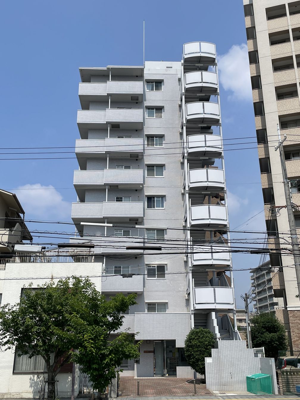 DEMO-01 最上階南東角住戸
JR「西宮」駅まで徒歩4分
9階建の最上階・南東角住戸につき眺望・通風・陽当たり良好
南・東の2面バルコニー(15.54㎡)
3沿線利用可能
JR東海道本線「西宮」駅まで徒歩4分
阪神本線「西宮」駅まで徒歩9分
阪急今津線「今津」駅まで徒歩10分
オートロックあり
フレンテ西宮まで徒歩4分と毎日のお買い物に便利な立地