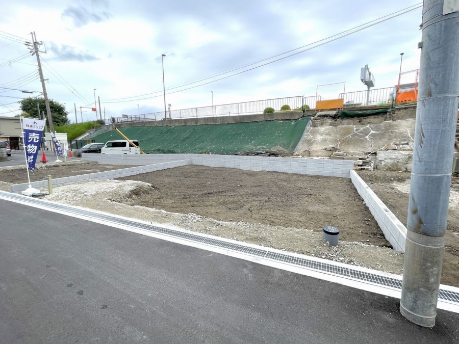 2026年2月下旬完成予定
南向き3LDK
車庫あり(車種による制限有)
2沿線利用可能
 (JR東海道本線「甲子園口」駅・阪神本線「武庫川」駅)
浴室乾燥機・浄水器付きキッチンなど設備充実
玄関ホール収納や床下収納があり収納充実
南向きバルコニー
各居室6.5帖以上・南向き
武庫川河川敷まで約150mと大切なペットとの毎日のお散歩に便利な立地
長期優良住宅対象物件