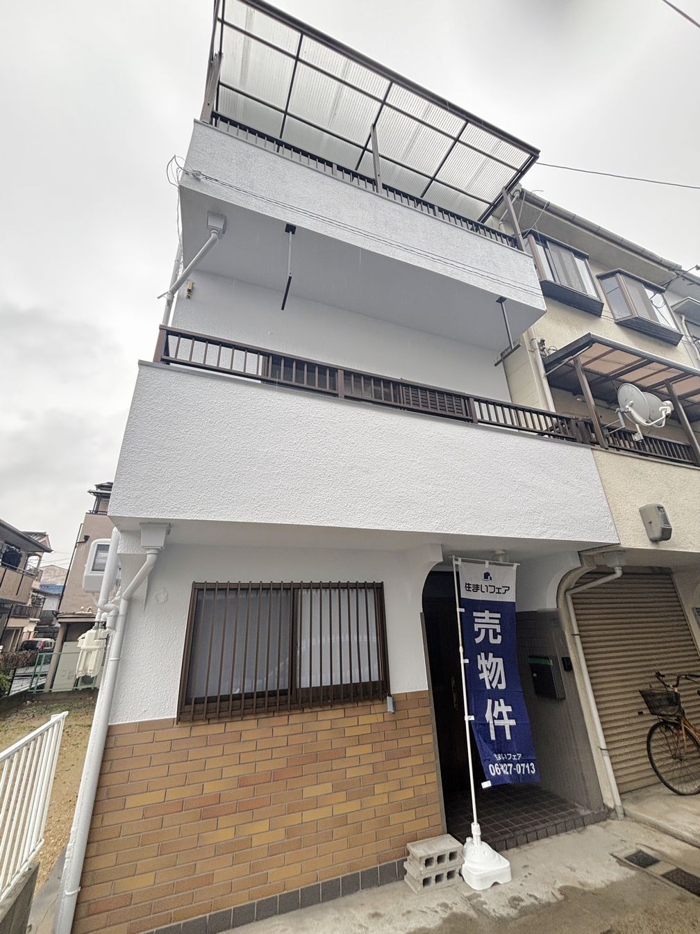 DEMO-01 ◆リフォーム済み（2025年1月）
◆全居室6.0帖以上の3LDK

駐車スペースあり（車種による制限有）
建物面積：79.65㎡の3LDk

屋根裏収納あり
バルコニー2か所

1993年3月建築
木・鉄筋コンクリート造3階建

食器洗浄乾燥機・浴室乾燥機など充実の設備

リフォーム済み（2025年11月）
 ・システムキッチン新調
 ・ユニットバス新調
 ・トイレ新調
 ・洗面化粧台新調
 ・外壁塗装（正面・北側） など