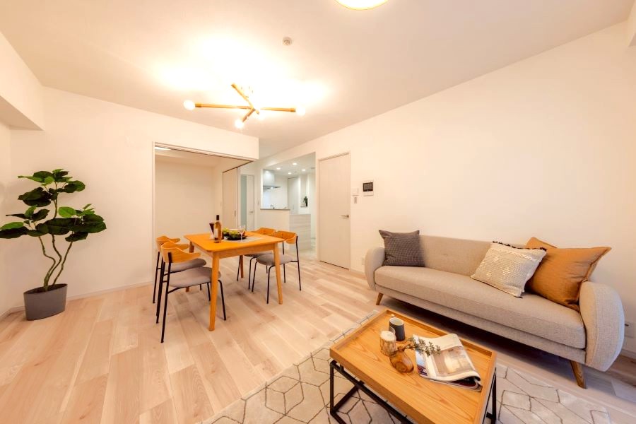 DEMO-01 JR福知山線「塚口」駅まで徒歩3分

最上階・南向きにつき陽当たり・眺望良好
ペット飼育可能（規約等による制限有）

3沿線利用可能
（JR福知山線・阪急神戸線・阪急伊丹線）

浴室暖房乾燥機・食器洗浄乾燥機など充実の設備
床暖房あり

リフォーム済み（2025年12月）
 ・キッチン新調（食器洗浄乾燥機付き）
 ・浴室新調（浴室暖房乾燥機付き）
 ・洗面化粧台新調
 ・トイレ新調（温水洗浄便座）
 ・フローリング張替（全室）
 ・クロス張替（全室）  など