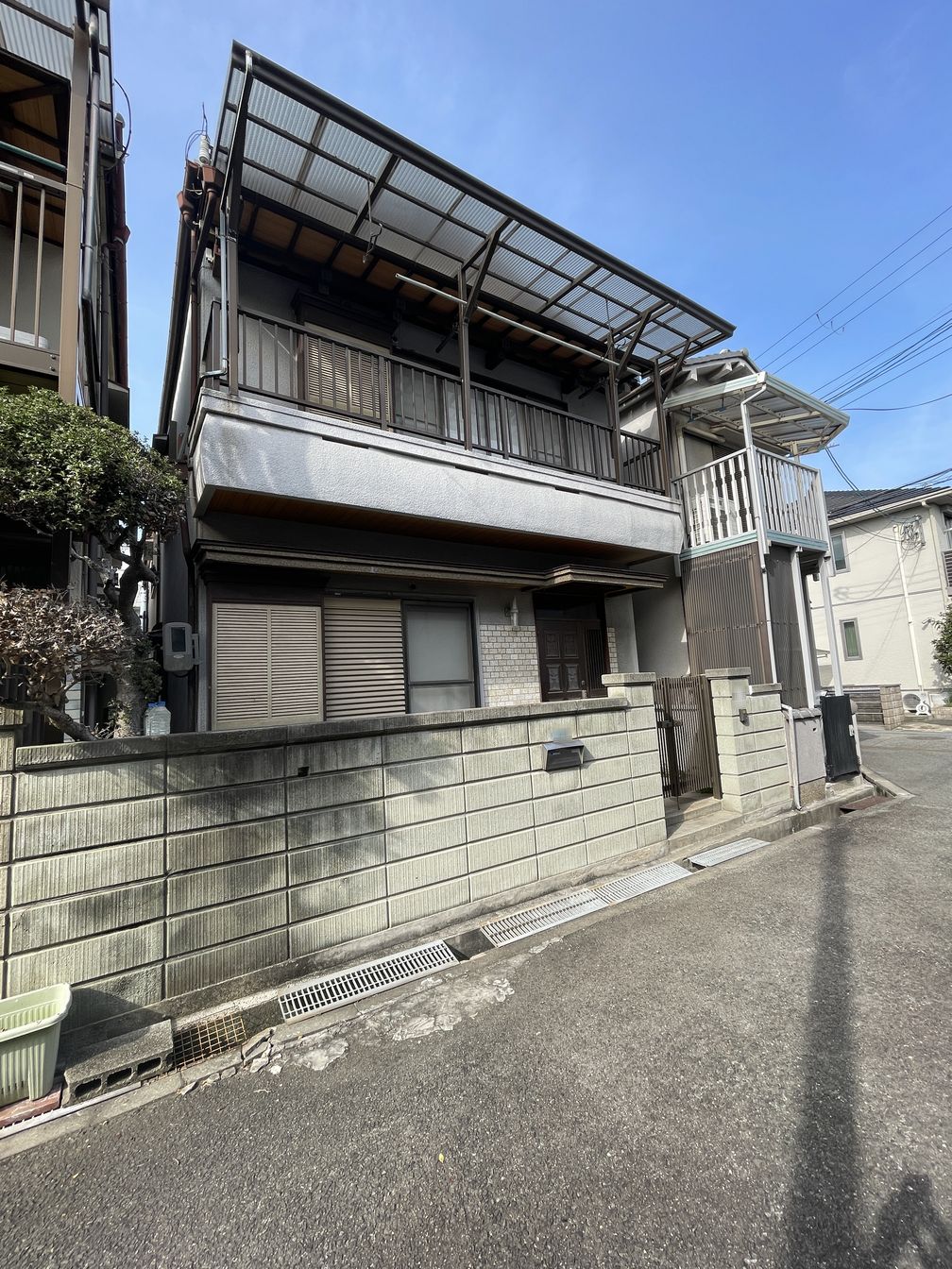 DEMO-01 建築条件はございませんので、
お好きなハウスメーカー・工務店で建築可能です。
解体更地渡し
南側が道路に面しています
阪神本線「武庫川」駅まで徒歩13分
敷地面積:54.29㎡(16.42坪)
整形地
間口:約6.1m
グルメシティ尼崎大庄店まで徒歩7分
ツルハドラッグ尼崎大庄店まで徒歩3分と
毎日のお買物に便利な立地