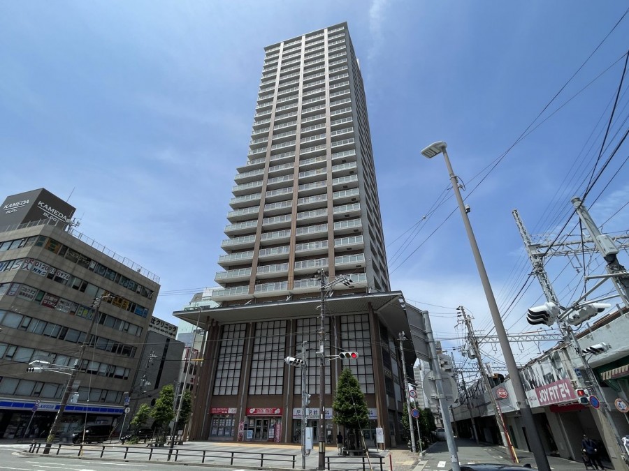 DEMO-01 阪神「尼崎」駅まで徒歩2分
29階建タワーマンションの22階部分

ペット飼育可能（規約等による制限有）
眺望・陽当たり・通風良好

南向きバルコニー
浴室に窓あり

共用施設充実
（ゲストルーム・オーナーズラウンジ・スタディルームなど）

コンシェルジュサービス有
セキュリティシステム有（24時間365日）

リフォーム済み（2026年3月）
 ・キッチン新調（食器洗浄乾燥機付き）
 ・ユニットバス新調（浴室乾燥暖房機能付き）
 ・洗面化粧台新調
 ・トイレ新調
 ・フローリング張替
 ・建具新調
 ・クロス張替
 ・給湯器交換 など