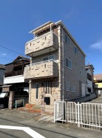 DEMO-01 2階リビングの4LDK＋納戸
各居室に収納あり

洗面台とトイレが2か所
バルコニー2か所

2沿線利用可能
 ・阪急神戸線「武庫之荘」駅まで徒歩19分
 ・JR東海道本線「甲子園口」駅まで徒歩20分

リフォーム済み（2024年12月）
 ・キッチン新調
 ・浴室新調
 ・洗面化粧台新調
 ・トイレ新調
 ・クロス張替（全室）
 ・外壁塗装
 ・屋根塗装