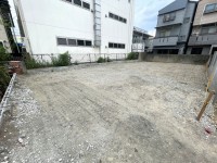 DEMO-01 土地面積：169.15㎡（51.16坪）
現況：更地

阪神本線「武庫川」駅まで徒歩13分
阪神本線「尼崎センタープール前」駅まで徒歩19分

建築条件はございませんので、
お好きなハウスメーカーや工務店で建築可能です。

ジャパン元浜店まで徒歩1分
ライフ武庫川店まで徒歩6分と
毎日のお買物に便利な立地